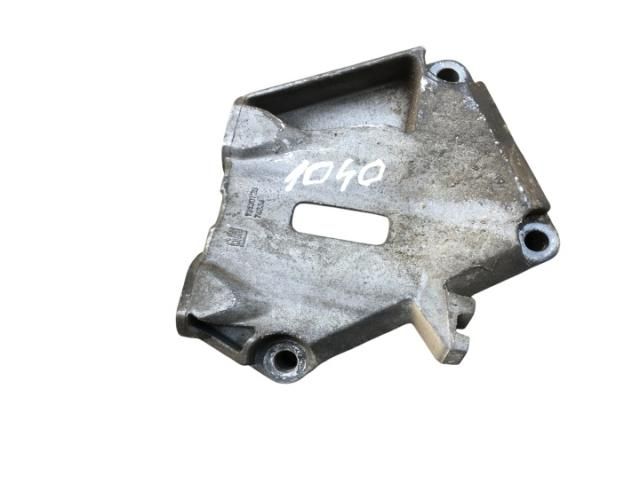 bontott OPEL CORSA D Motor Tartó Bak Jobb