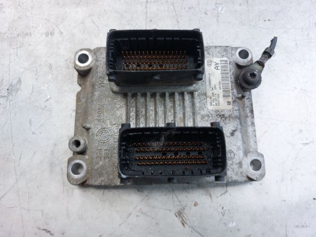 bontott OPEL CORSA D Motorvezérlő