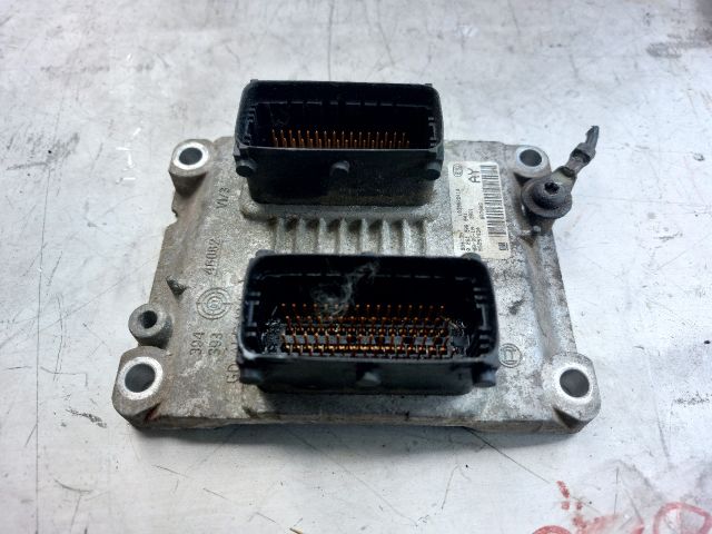 bontott OPEL CORSA D Motorvezérlő