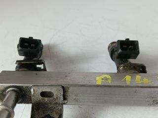 bontott OPEL CORSA D Porlasztó Sor / Híd