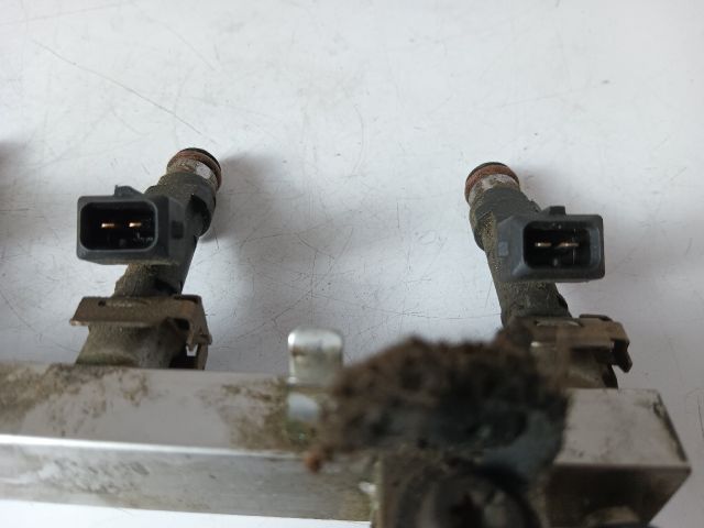 bontott OPEL CORSA D Porlasztó Sor / Híd