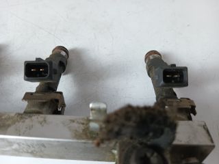 bontott OPEL CORSA D Porlasztó Sor / Híd