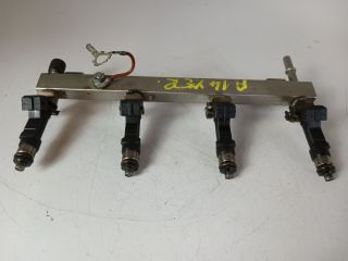 bontott OPEL CORSA D Porlasztó Sor / Híd