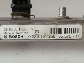 bontott OPEL CORSA D Porlasztó Sor / Híd