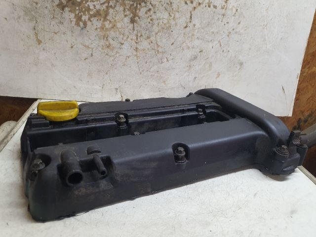 bontott OPEL CORSA D Szelepfedél