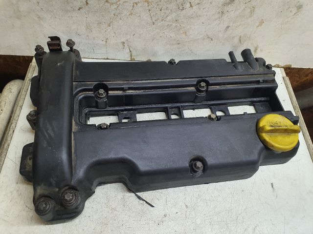 bontott OPEL CORSA D Szelepfedél