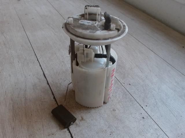 bontott OPEL CORSA D Üzemanyag Szivattyú