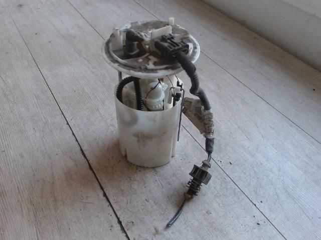 bontott OPEL CORSA D Üzemanyag Szivattyú