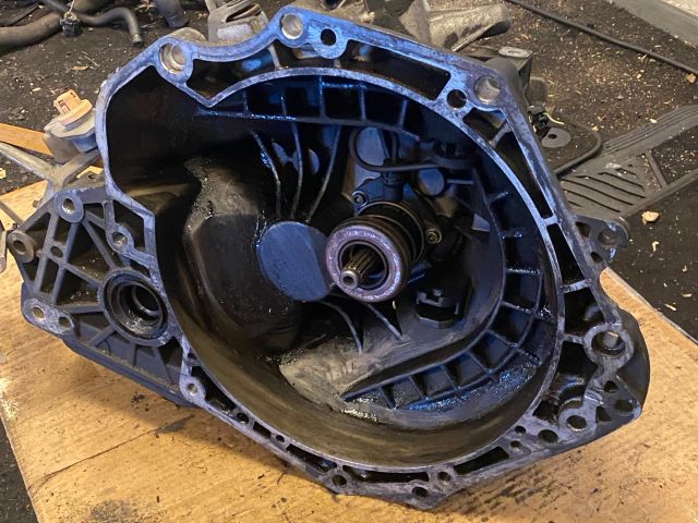 bontott OPEL CORSA D Váltó (Mechanikus)