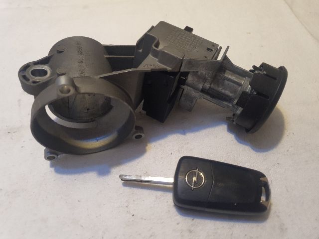 bontott OPEL CORSA D Gyújtáskapcsoló Házzal