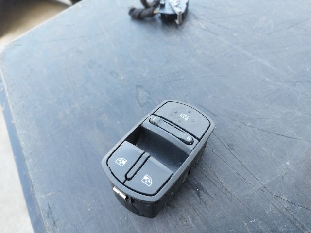 bontott OPEL CORSA D Ablakemelő és Tükör Kapcsoló