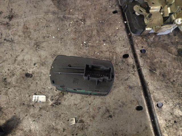 bontott OPEL CORSA D Ablakemelő és Tükör Kapcsoló