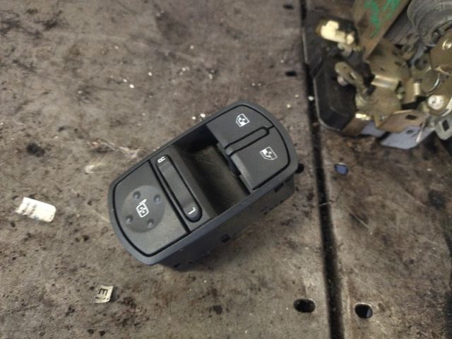 bontott OPEL CORSA D Ablakemelő és Tükör Kapcsoló