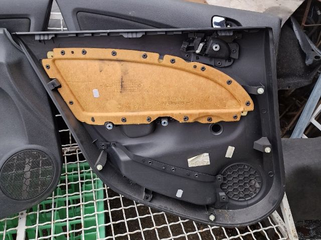 bontott OPEL CORSA D Ajtó Kárpit Szett