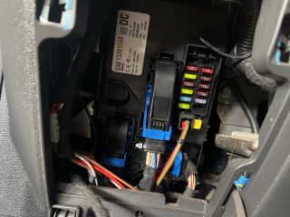 bontott OPEL CORSA D Akkumulátor Leszorító