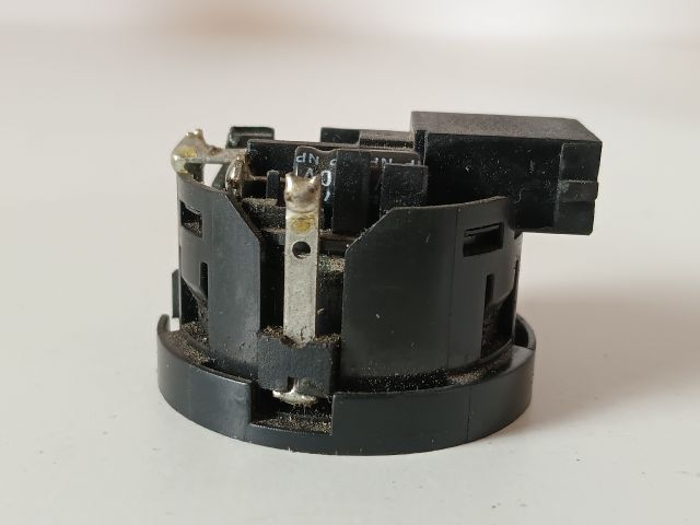 bontott OPEL CORSA D Bal A Oszlop Hangszóró