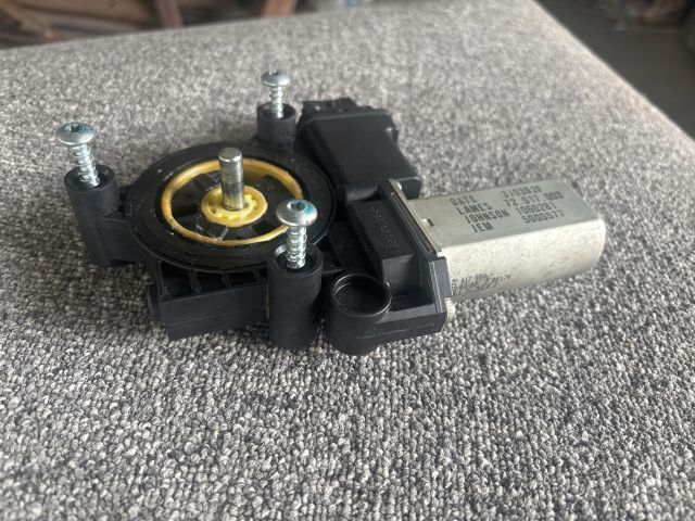 bontott OPEL CORSA D Bal első Ablakemelő Motor