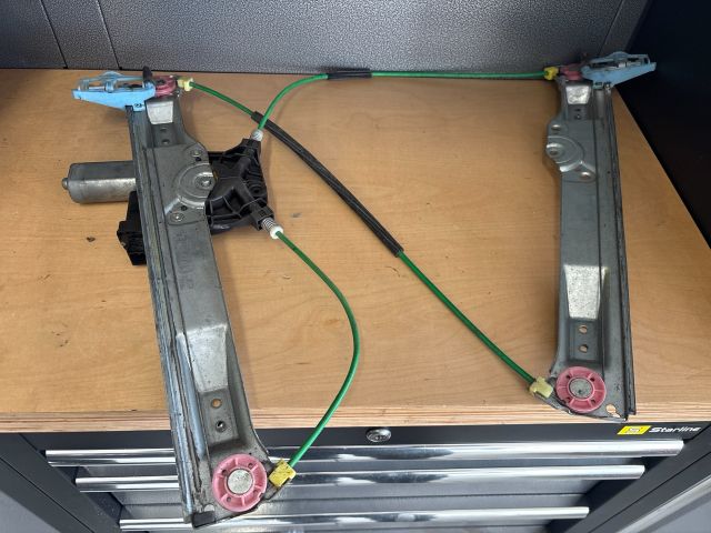 bontott OPEL CORSA D Bal első Ablakemelő Szerkezet (Elektromos)