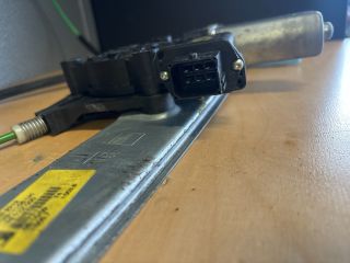 bontott OPEL CORSA D Bal első Ablakemelő Szerkezet (Elektromos)