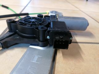 bontott OPEL CORSA D Bal első Ablakemelő Szerkezet (Elektromos)