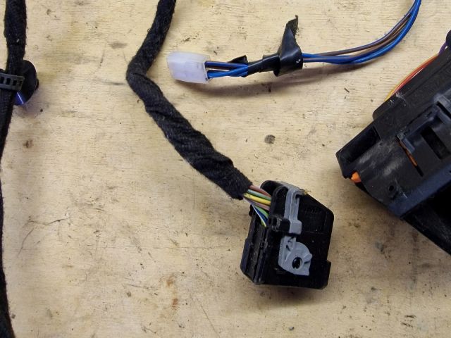 bontott OPEL CORSA D Bal első Ajtó Kábelköteg