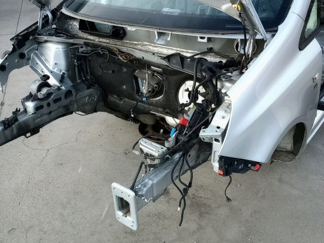 bontott OPEL CORSA D Bal első Negyed Karosszéria Csomag