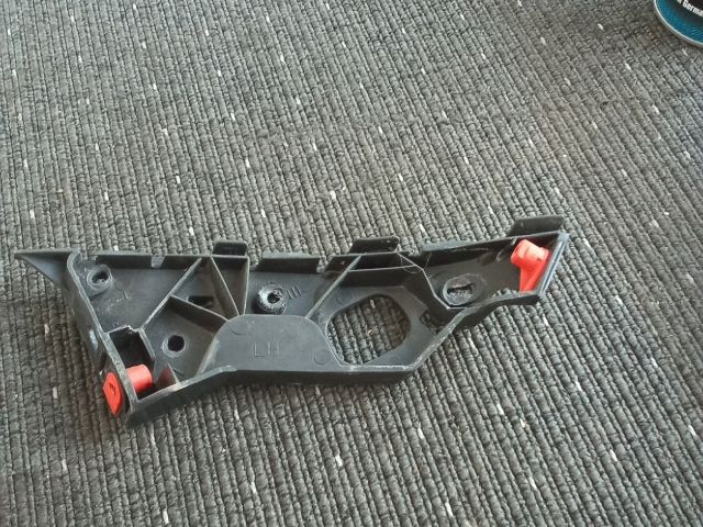 bontott OPEL CORSA D Bal első Oldal Lökhárító Tartó (Műanyag)