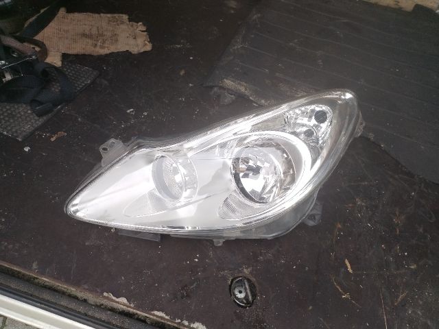 bontott OPEL CORSA D Bal Fényszóró