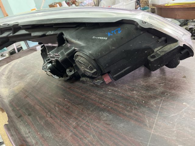 bontott OPEL CORSA D Bal Fényszóró