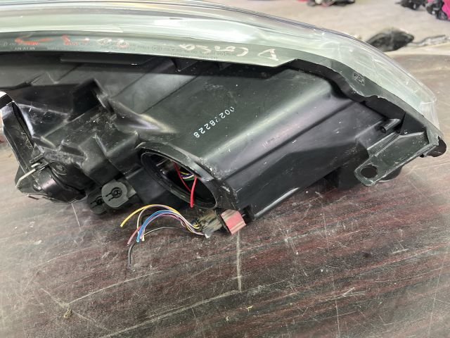 bontott OPEL CORSA D Bal Fényszóró