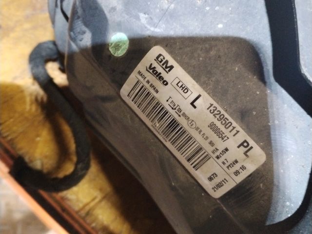 bontott OPEL CORSA D Bal Fényszóró