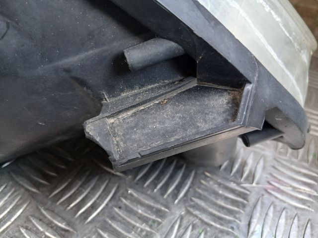 bontott OPEL CORSA D Bal Fényszóró