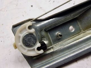 bontott OPEL CORSA D Bal hátsó Ablakemelő Szerkezet (Mechanikus)