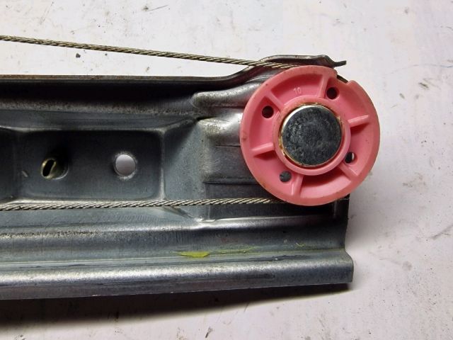 bontott OPEL CORSA D Bal hátsó Ablakemelő Szerkezet (Mechanikus)