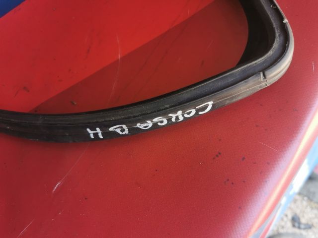 bontott OPEL CORSA D Bal hátsó Ablakvezető Gumi