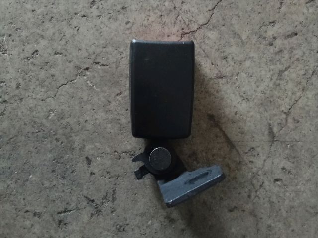 bontott OPEL CORSA D Bal hátsó Biztonsági Öv Csat