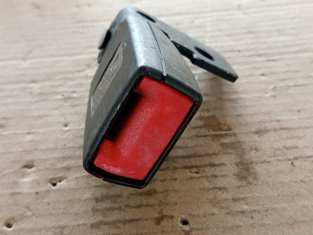 bontott OPEL CORSA D Bal hátsó Biztonsági Öv Csat