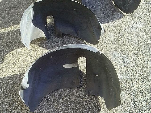 bontott OPEL CORSA D Bal hátsó Dobbetét (Kerékjárati, Műanyag)