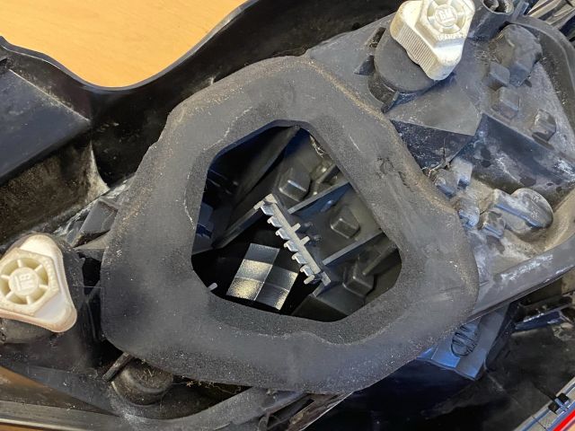 bontott OPEL CORSA D Bal Hátsó Lámpa