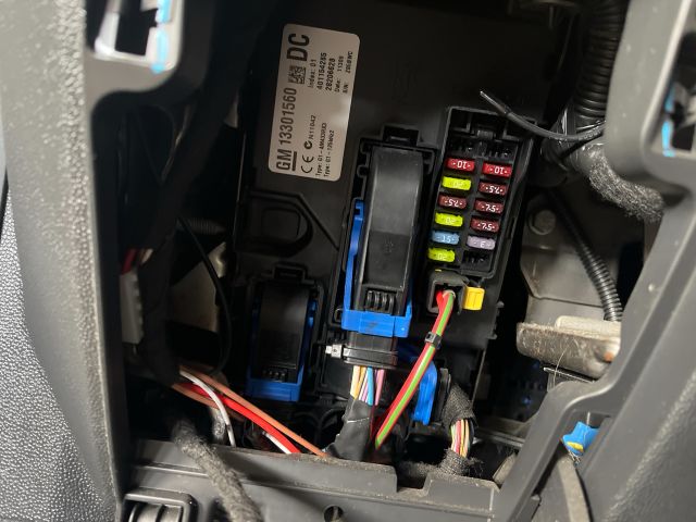 bontott OPEL CORSA D Bal Hátsó Lámpa