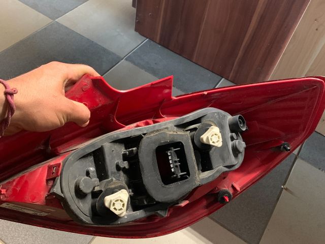 bontott OPEL CORSA D Bal Hátsó Lámpa