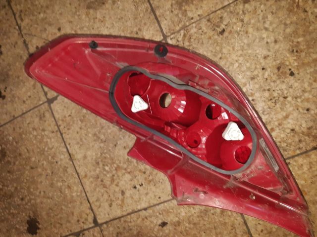 bontott OPEL CORSA D Bal hátsó Lámpabúra