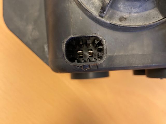 bontott OPEL CORSA D Bal Ködfényszóró