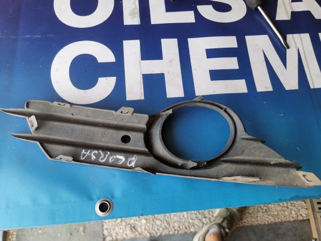 bontott OPEL CORSA D Bal Ködlámpa Rács