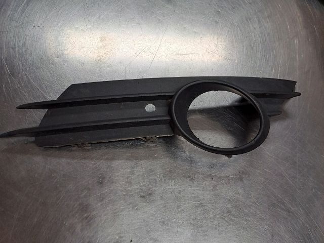 bontott OPEL CORSA D Bal Ködlámpa Rács