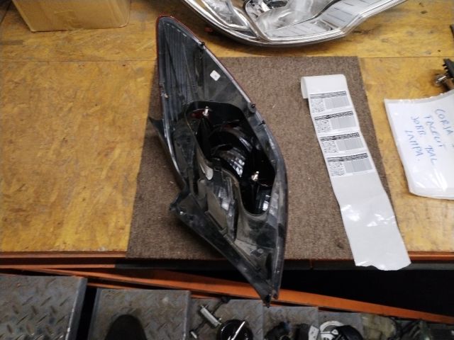 bontott OPEL CORSA D Bal Külső Hátsó Lámpa