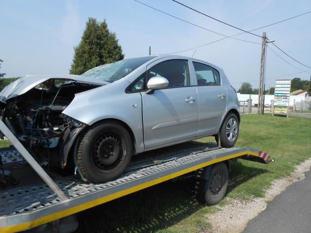 bontott OPEL CORSA D Bal Napellenző Tartó