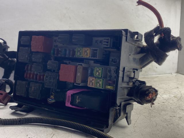 bontott OPEL CORSA D Biztosítéktábla Doboz