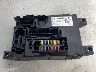 bontott OPEL CORSA D Biztosítéktábla Doboz