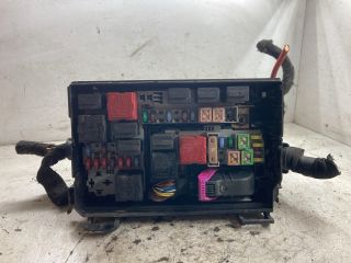 bontott OPEL CORSA D Biztosítéktábla Doboz